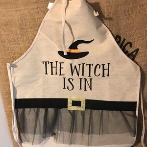 HALLOWEEN BAKING APRON THE WITCH IS IN